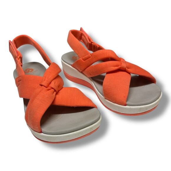 Clarks Cloudsteppers Aria Belle Flat Sandals Coral Salmon Size 7.5 - Picture 1 of 6
